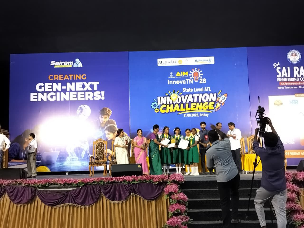 Students receiving award at InnovaTN 26 State Leve @ Sairam Engineering Collegel